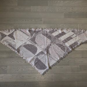 Aritzia Wilfred triangle scarf
